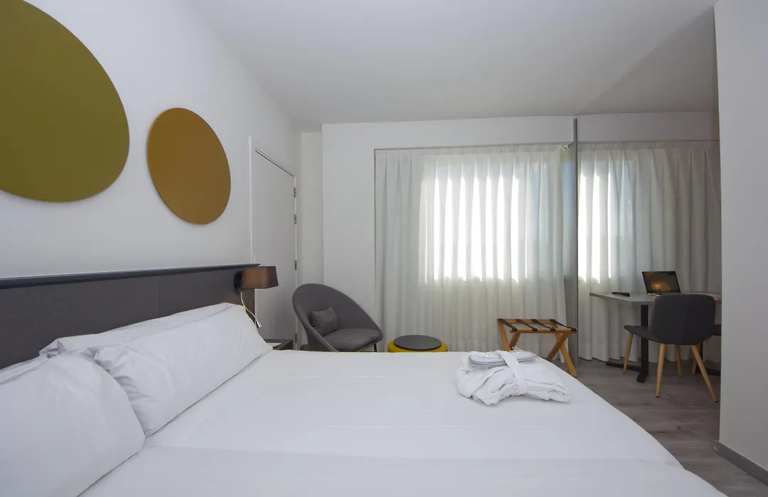 Aparthotel Atenea Valles-1