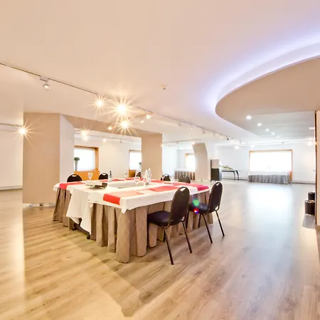 Aparthotel Atenea Valles-3